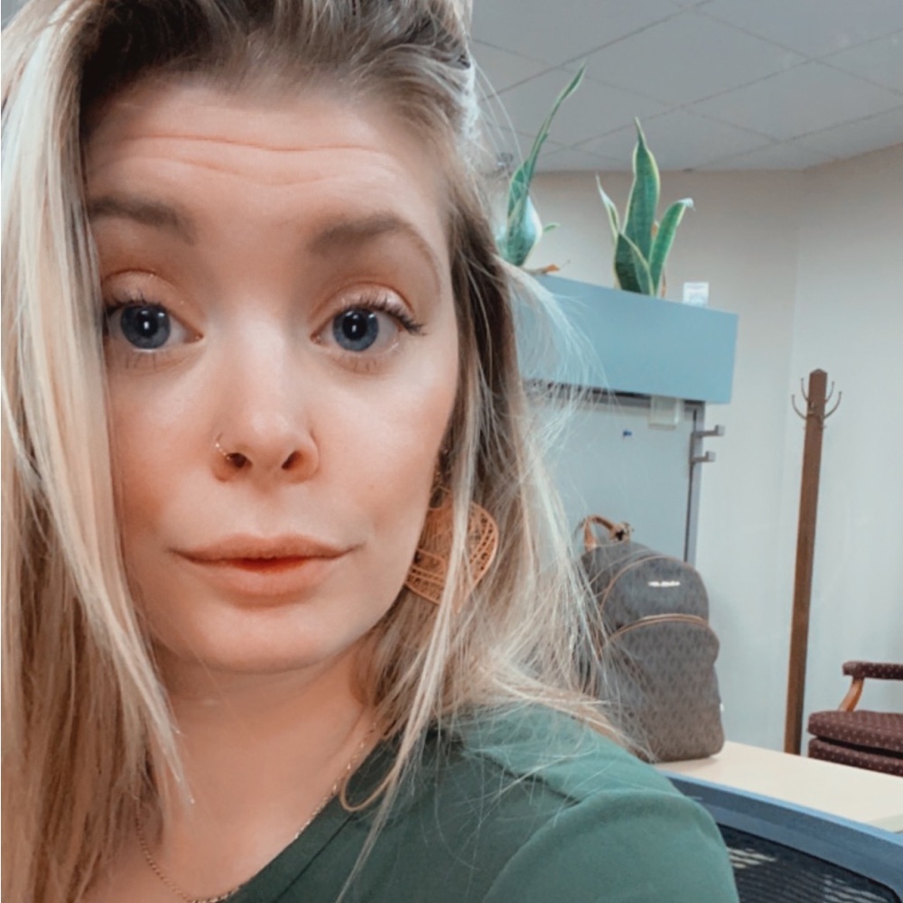 Meet your Posher, Emily